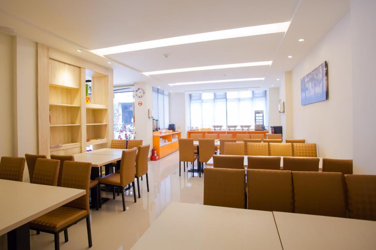 Yung An Business Hotel Dounan Bagian luar foto
