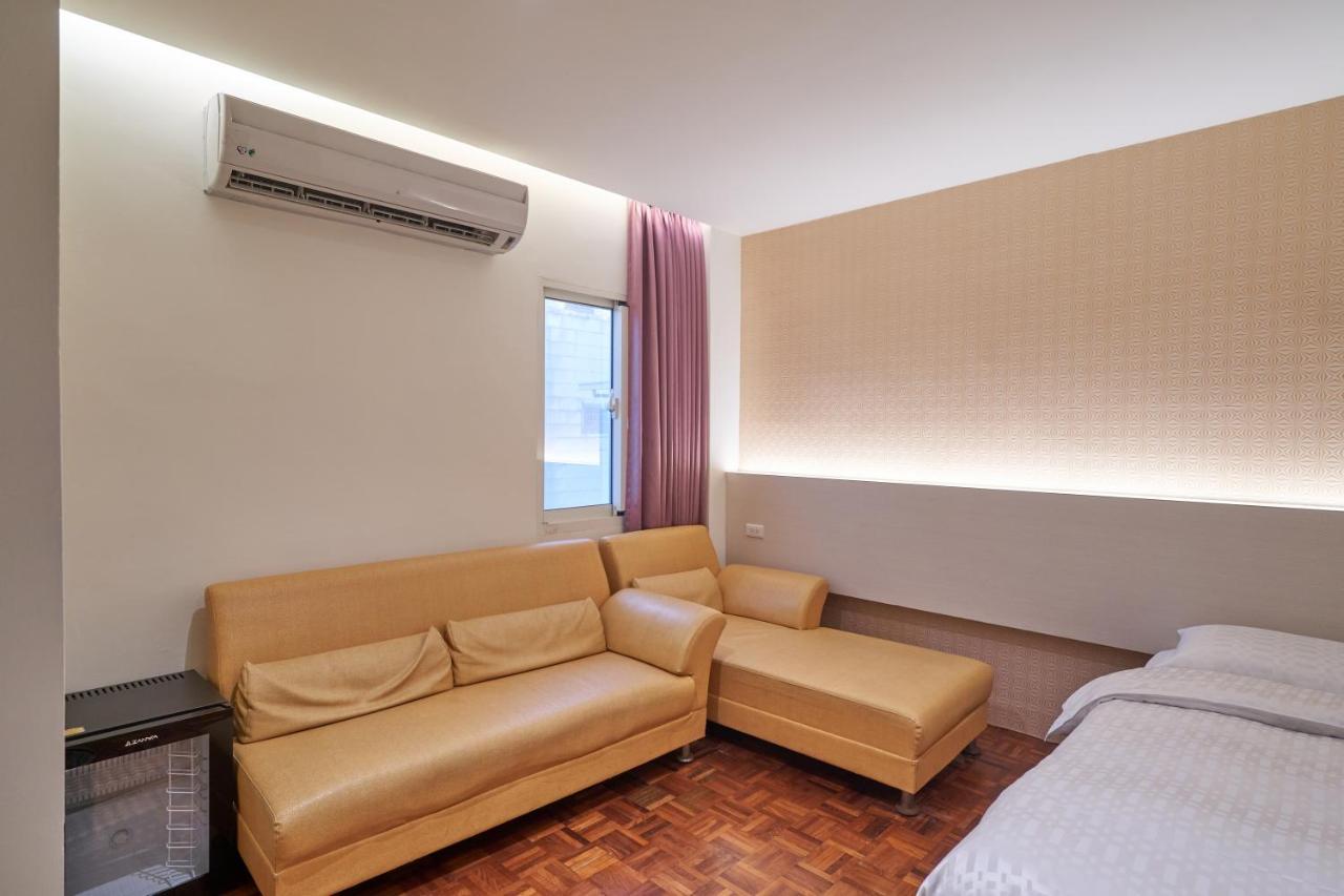 Yung An Business Hotel Dounan Bagian luar foto