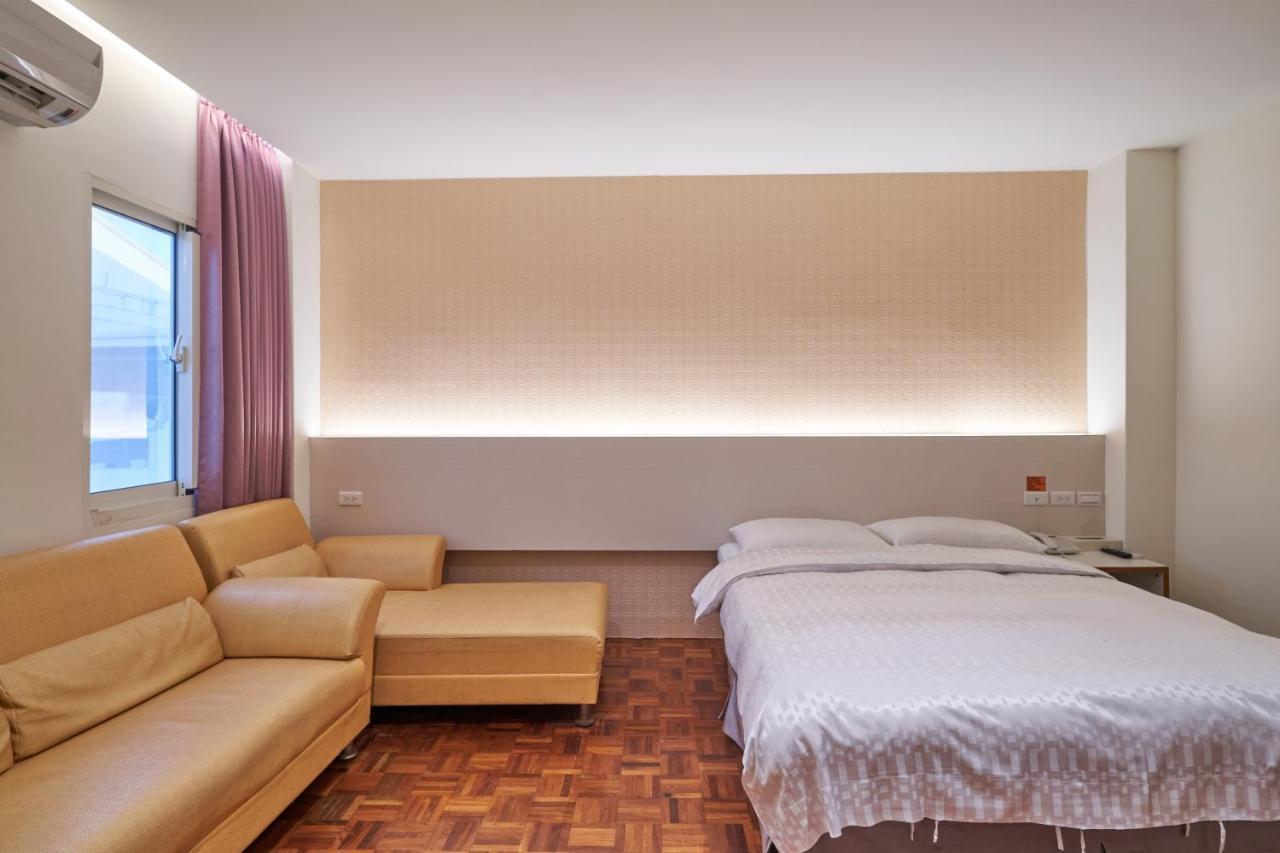 Yung An Business Hotel Dounan Bagian luar foto