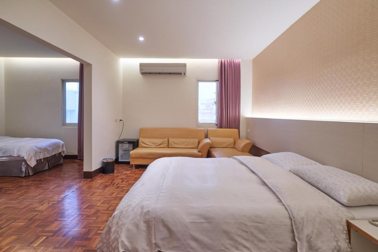 Yung An Business Hotel Dounan Bagian luar foto