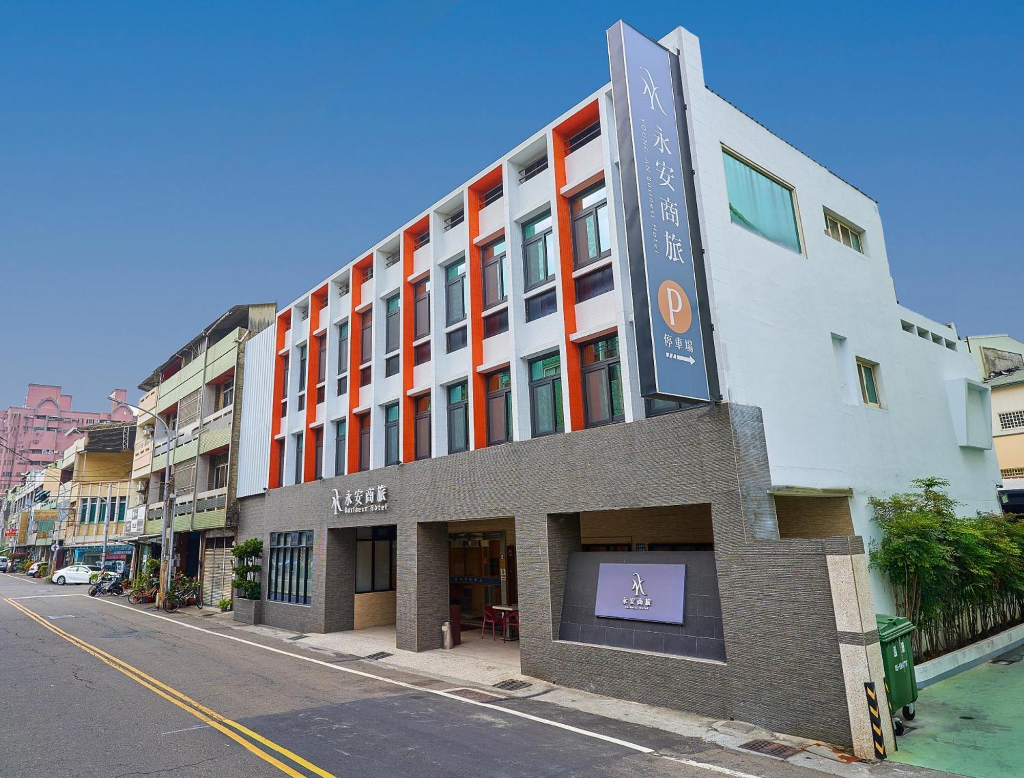 Yung An Business Hotel Dounan Bagian luar foto