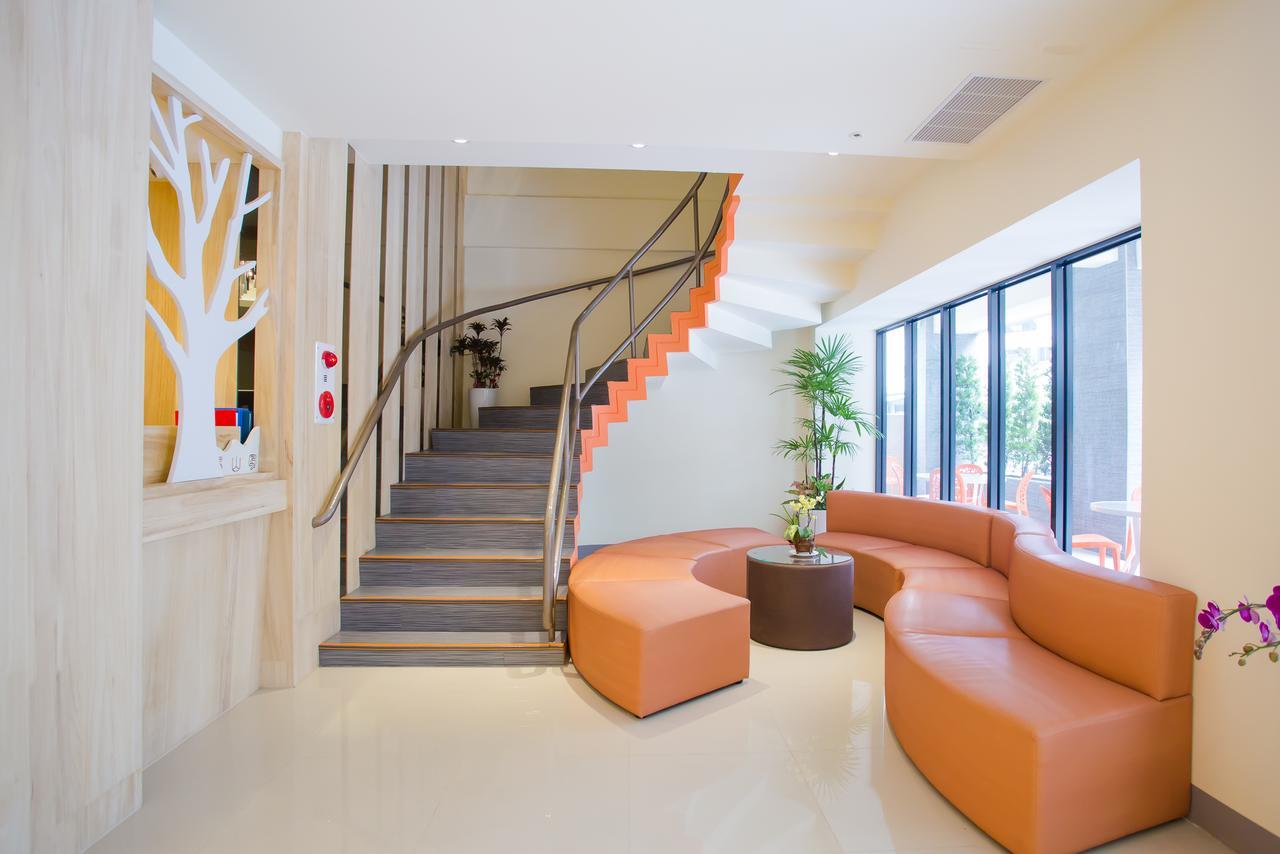 Yung An Business Hotel Dounan Bagian luar foto